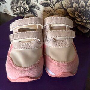PUMA Toddler Pink & White Velcro Strap Sneakers Girls Size 4C